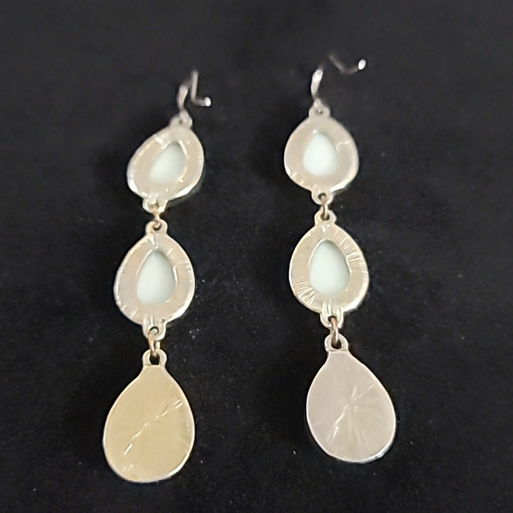 Dangle Earrings - Picture 2 of 4